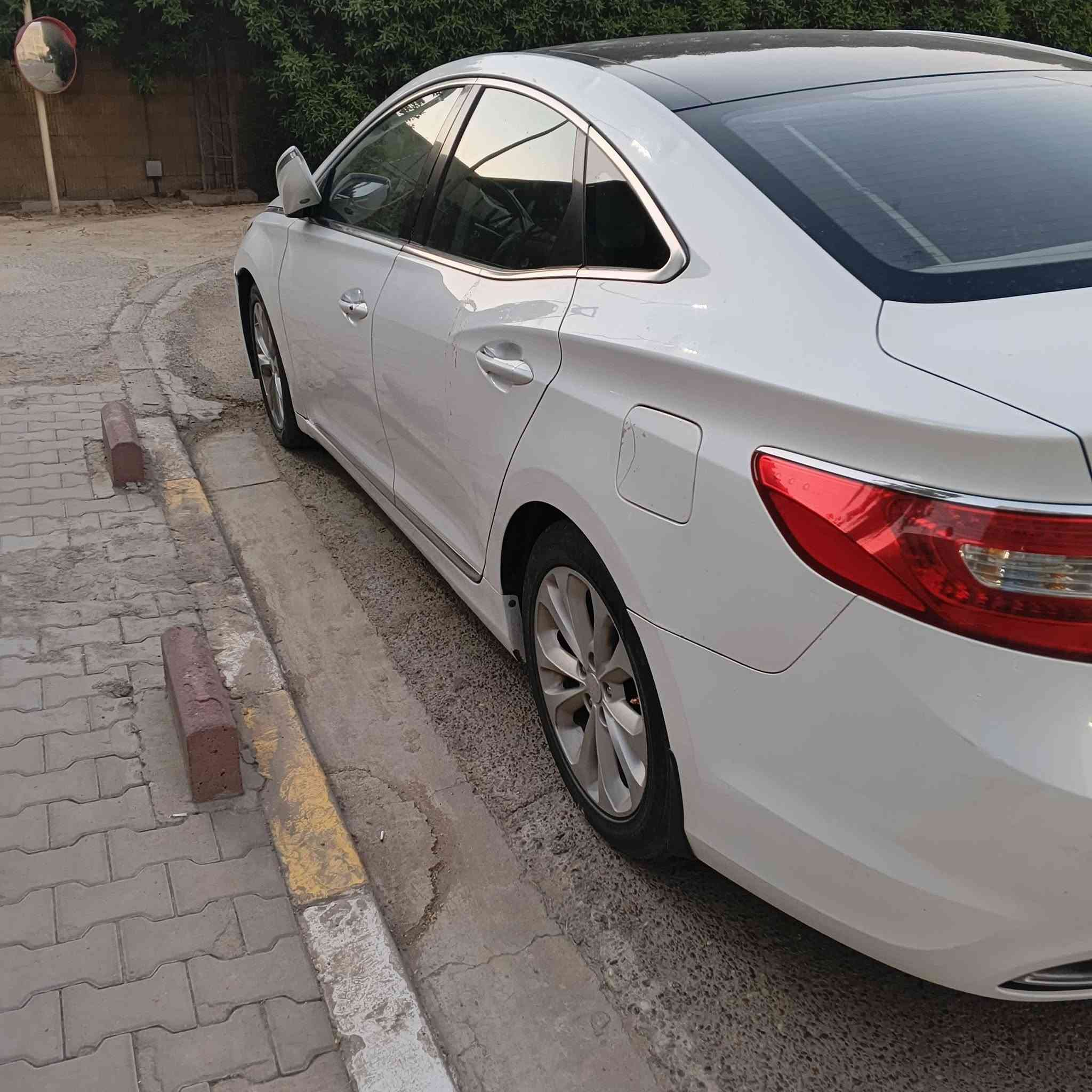 السلام عليكم ازير 2013 خليجي محرك v6 3000 سياره جديد فول واحد على واحد رقم بغداد ومكان السياره بغداد  بيه فقط 3قطع صبغ بدون دواخل مكفول السعر 120 للاتصال ترهم مراوس حسب السياره   ***********

