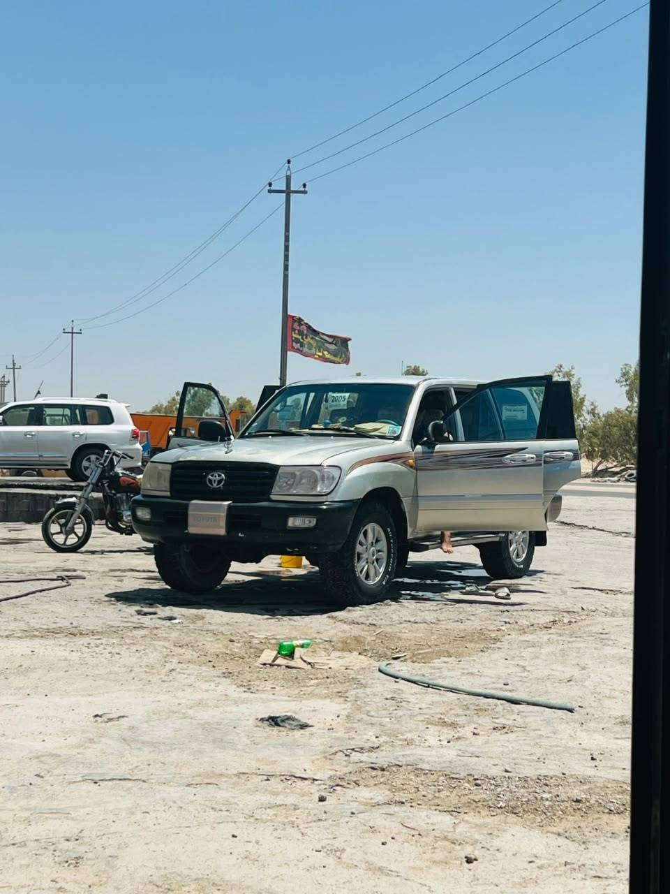 سلام عليكم مونيكه البيع مديل 2003 مزايده ورزاره الداخليه  مصبوقه جماليه فقط  محرك بانزين بيه خيط بخار بسيط كير جديد تبريد شقال  كهربايت جاهزه دبل تانكي  تخم تاير   السعر 80$  العنوان النجف  البراكيه  رقم الهاتف ***********
