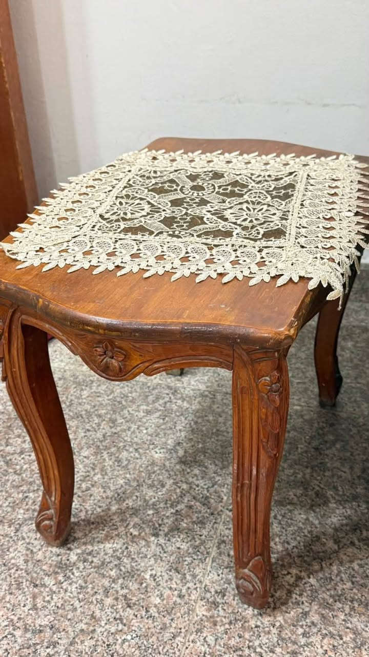 طبلات زان اربع قطع صغيرة واحدة كبيرة وسطية السعر ١٢٥ الف الاتصال على الرقم ***********
