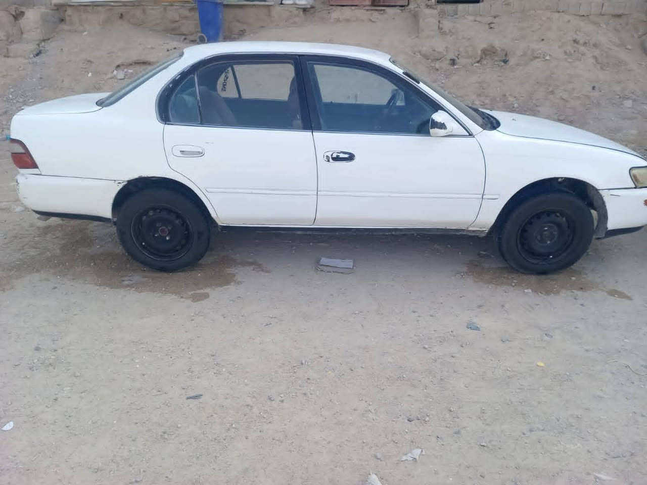 كورلا مديل91 نظيفة مابيها ضربه بس دحكات بسيطة. تخم تواير دسكات جدد دواخل نظيفة. حداديه جديدة. سيارة كاملة مكملة فقط عوزها تبريد راعيها موجود مكاني البصرة الزبير سعرها 45 محرك وكير مكفولات ومكفوله كل الأصوليات ماعليها غرامه. رقمي ***********
