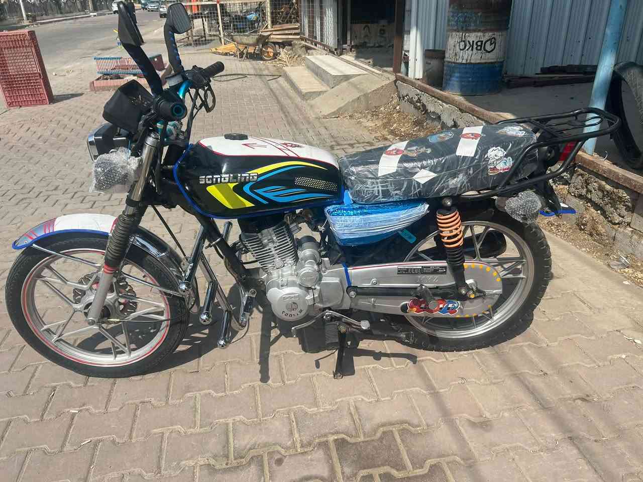 دراجة إيراني موديل 23 محرك150cc
ما بيها أي نقص بس لبريك الگدام
كهربائيات كلها شغالة 
سعر 600وبيها مجال
لتواصل ***********
