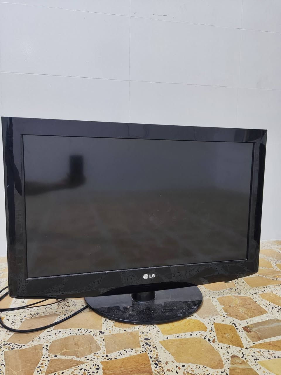 السلام عليكم 
للبيع بلازمات عدد 2 نوع LG
شغالات وحده منهن مشكلة بال hd ويتبدل ب 10
السعر 80 الف ثنينهن
تواصل خاص او واتساب 
***********
