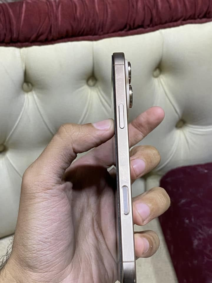 📱 iPhone 16 Pro Max

🔹 الذاكرة: 1 تيرا (1TB)
🔹 الشريحة: دبل SIM2
🔹 الشاشة: 6.9 إنش Super Retina XDR OLED
🔹 المعالج: A18 Pro
🔹 الكاميرات: ثلاثية Pro + LiDAR
🔹 منفذ الشحن: USB-C
🔹 الهيكل: تيتانيوم
🔹 البطارية: تشغيل فيديو لغاية 33 ساعة
🔹 الألوان: تيتانيوم أسود، أبيض، طبيعي، صحراوي
🔹 الجهاز يدعم 5G وFace ID
🔹 الجهاز كامل الملحقات: العلبة + كابل USB-C + الكتيبات
الملاحظه :الجهاز فقط ضهر مكسور اكبر ذاكره دبل سيم كارت 

سعر 1،500،000

***********
