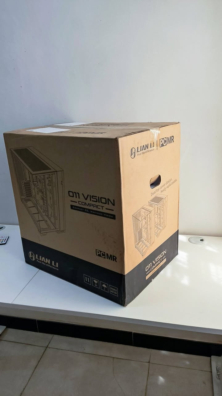 للبيع كيس Lian Li O11 Vision Compact
لون ابيض جديد بلكارتونة 

المهتم يراسلني خاص او على الرقم ***********
موجود واتساب 

مكاني بغداد وتوصيل موجود
