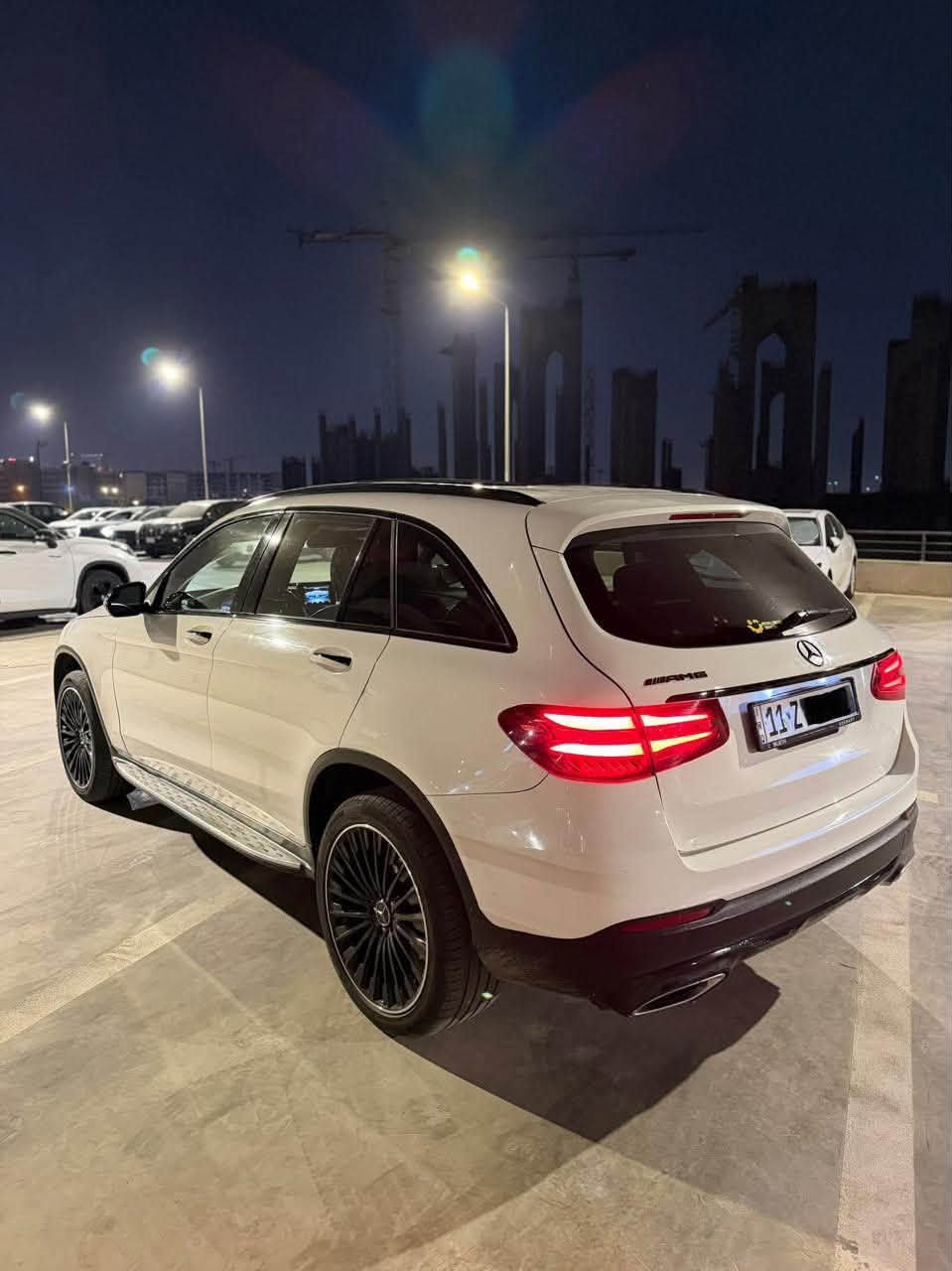 بسعر جدا مناسب 198 ورقه مال بيع
مرسيدس Glc 300 مديل 2019 
فول مواصفات AMG بانوراما 4 بصمات 
جنطه كهرباء مفوله كراسي مومري 
حادثها فقط طخه قطّعه وحده 
بدون ايرباك كله سليم 
 (( تو ويل )) المرغوبه ماشيه 62 الف 
السياره كلش جديده صفر مسج نظيفهه 
عنواني المنصور رقمها بغداد باسمي
***********
