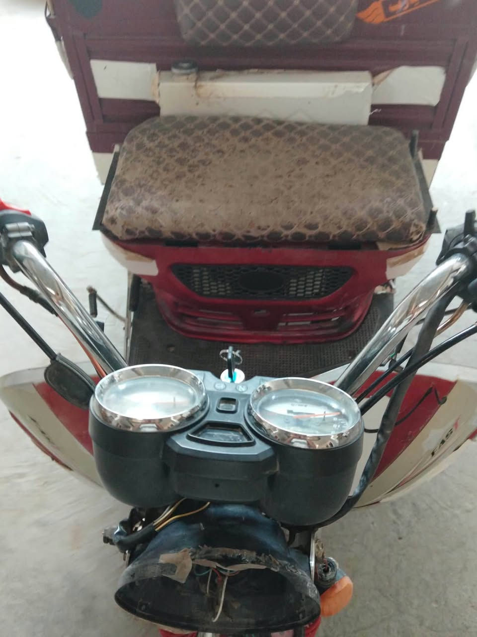 سلام عليكم ستوته بانزين معوقين حجم محرك 150cc بودي نضيف تواير نضيفه منفيس بيها محرك هستوني شاده سعر 575 وبيها مجال غليل مكاني موصل الهرمات الخامسه 

. 
. 
. 
رقم تواصل *********** نتصال فقط 

وتساب فقط *********** وتساب فقط

