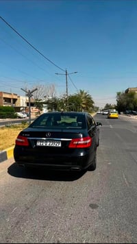 مارسدس E-class 2011 لون اسود كفاله ماعده ضربه بسيطه بل جاملغ الخلفي رق...