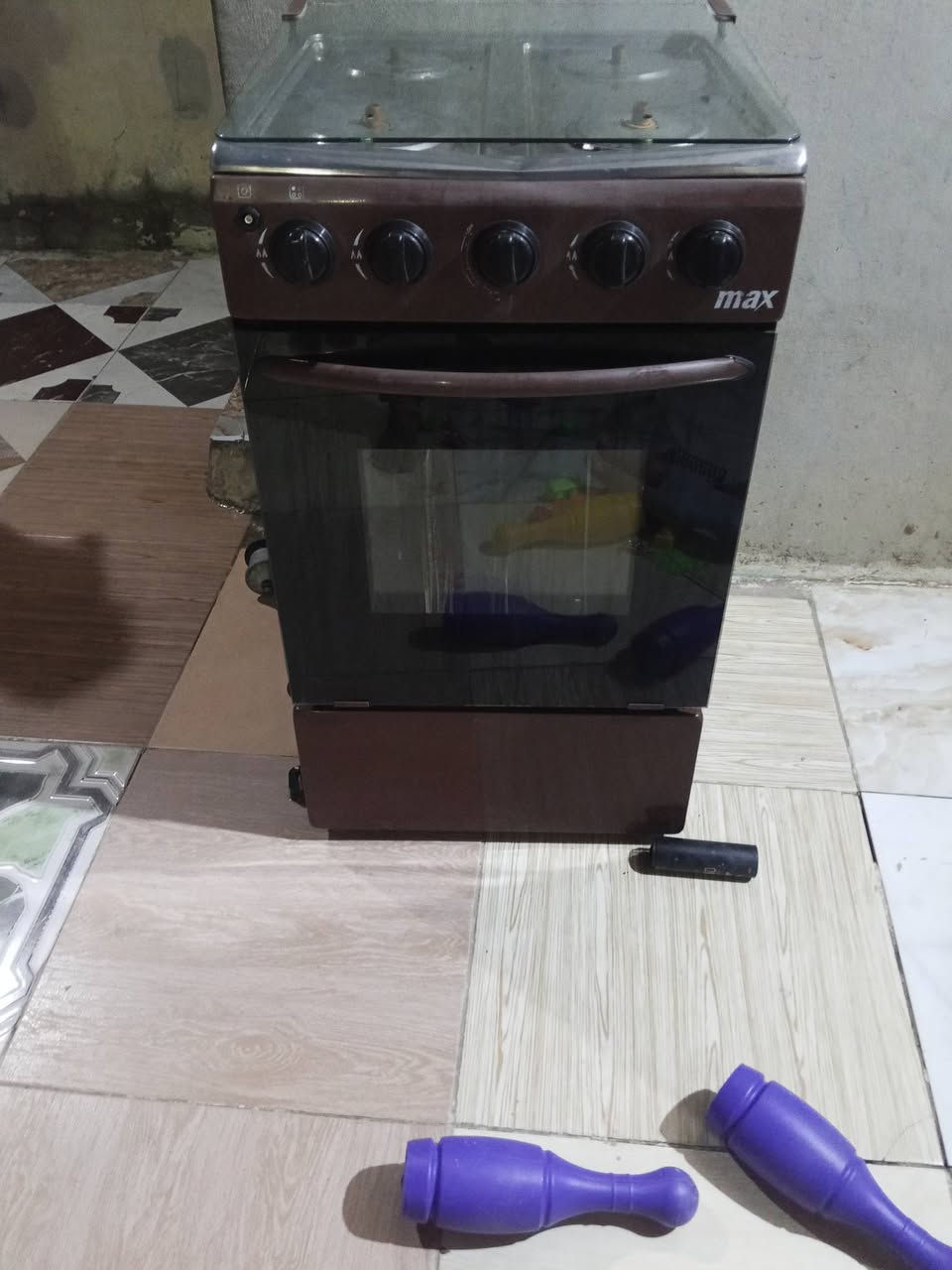 السلام عليكم طباخ للبيع سعر 75 المكان حي الجهاد ***********
