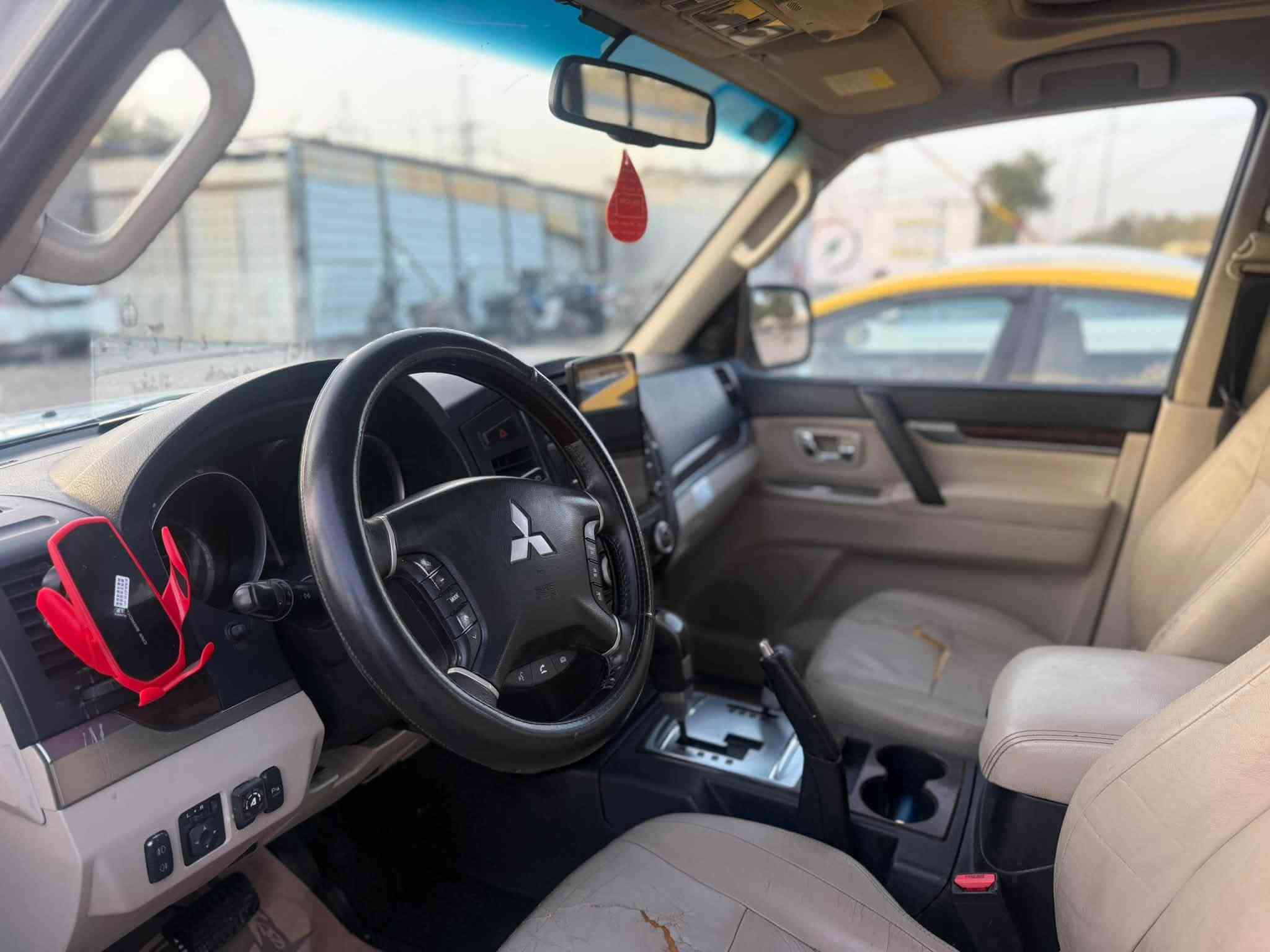 باجيرو • ٢٠١٠ • مكينة ٣٥٠٠