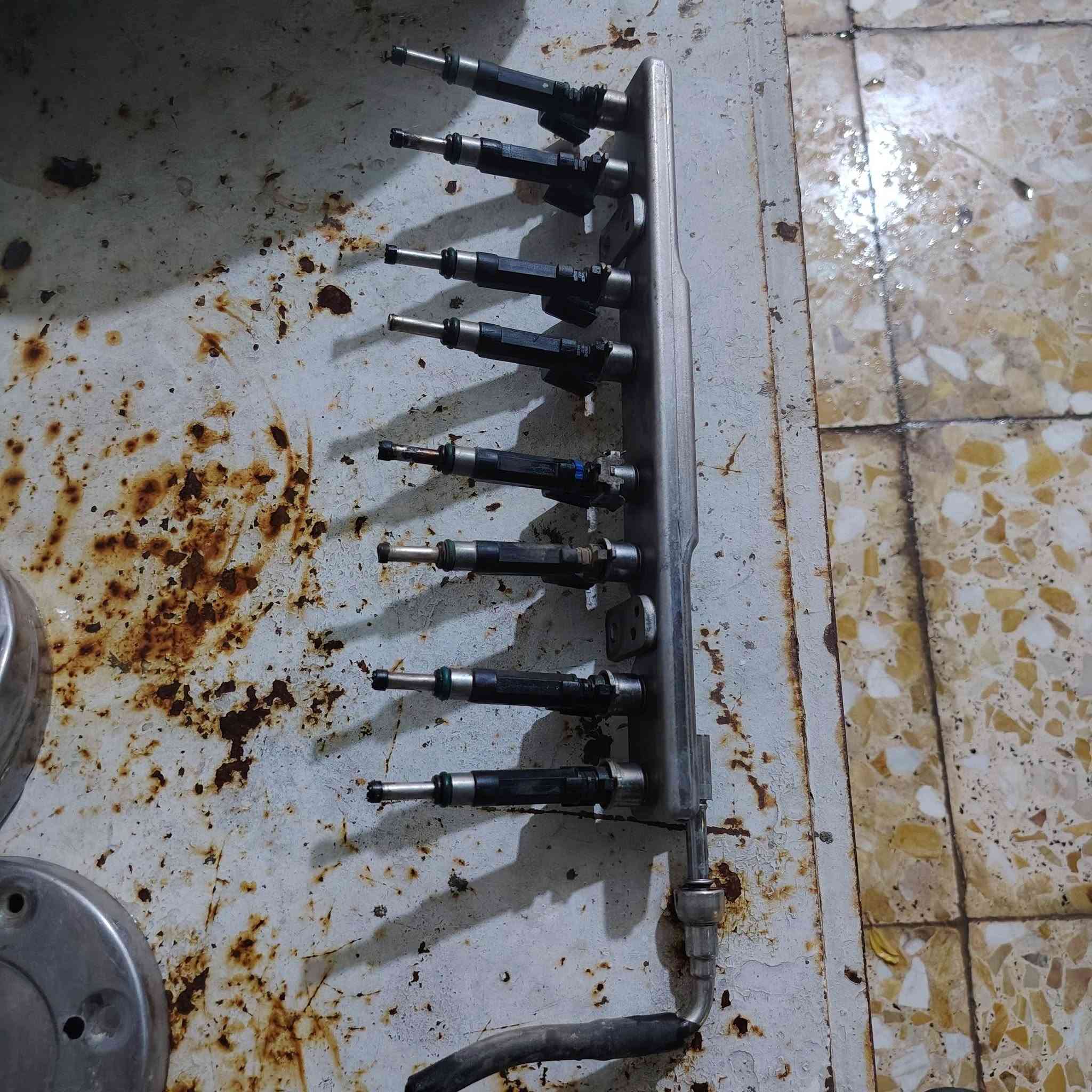 يالله إسلام عليكم
للبيع 
غراض نيسان فيرسه موديل ١٤ امريكي
مفتوحات من محرك
الدكشن معا الواشر سعر ٥٠ الف
النوزلات عدد ٨ بلمصطره سعر ٧٠ الف
فيفيتي عدد (2) الواحد ٢٠ الف وثنين ٤٠ الف
المكان البياع الستفسار( ***********)
