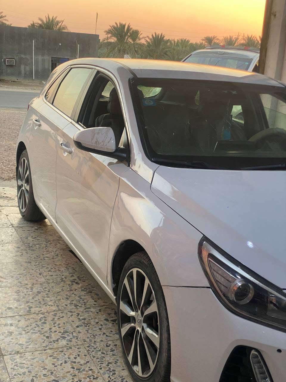 النترا Gt وادر امريكي موديل 20 محرك GDI 2000 رقم مثنى معوقين وكالة عامة باقي سنة وتصير حرة 
حادثها بنيد وجاملغ ماشيه 65 ميل حقيقي 
السعر 100 
***********
المكان السماوة

