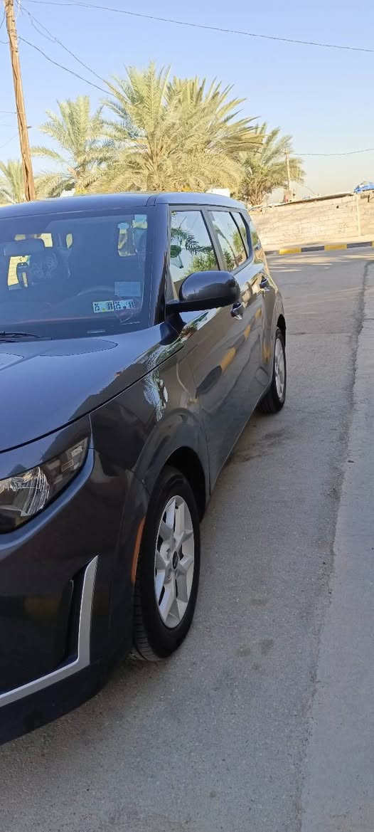 كيا صول 2024 رقم بغداد باسمي لاصبغ ولا تبديل اني مرقمها ليبل واحد جديدة لك بالعافية على ياخذها هاتف ***********مكان السيارة الصويرة
