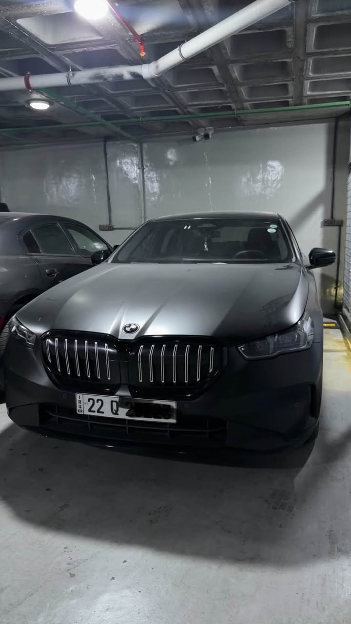 بي ام 530i 2025 كلين ماشية 36 مايل مغلفة ppf طافي ضمان 10 سنوات والسيارة فول بصمتين وكارت داتا شو خمس كامرات ومعروفة مواصفاتهة للأستفسار الاتصال *********** مكاني البصرة
