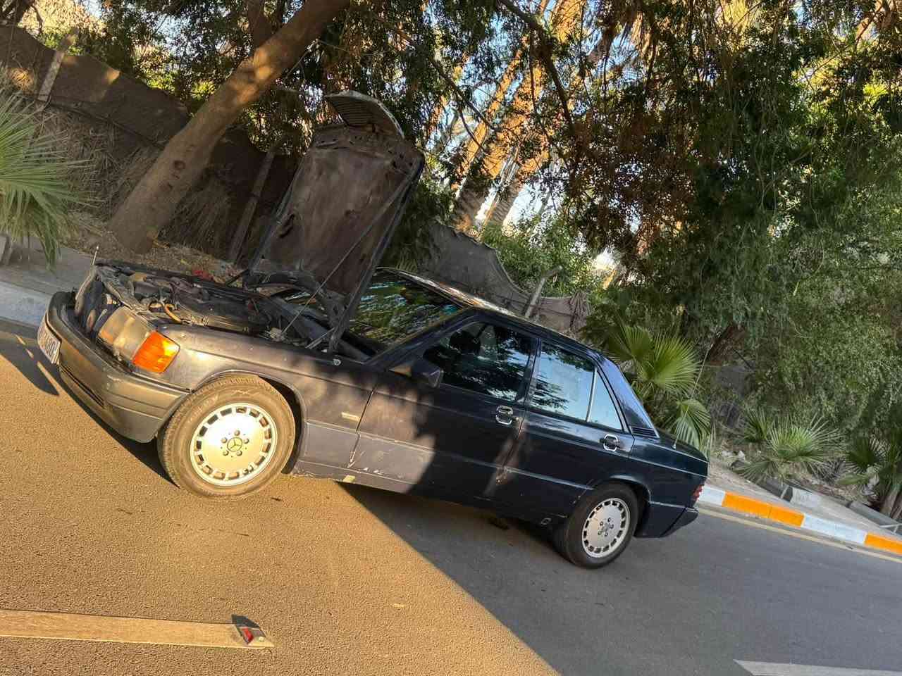 مرسيدس 190 • ١٩٩١ • كرادة داخل