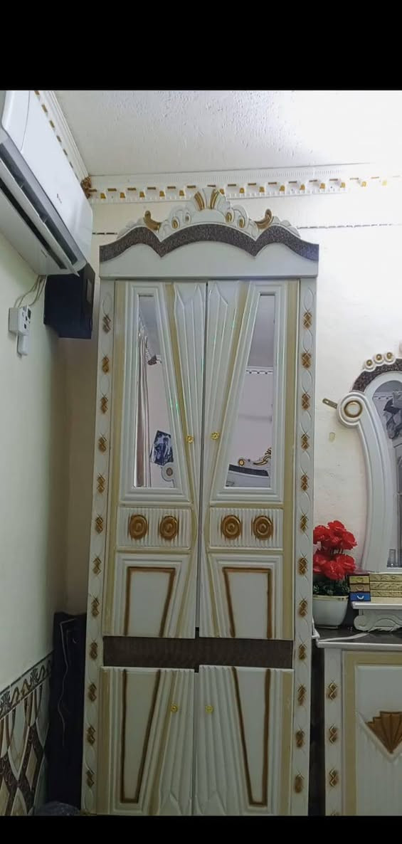 سلام عليكم غرفه نوم للبيع اخت الجديده ستخدام ٥ اشهر السعر خاص للتواصل ***********
