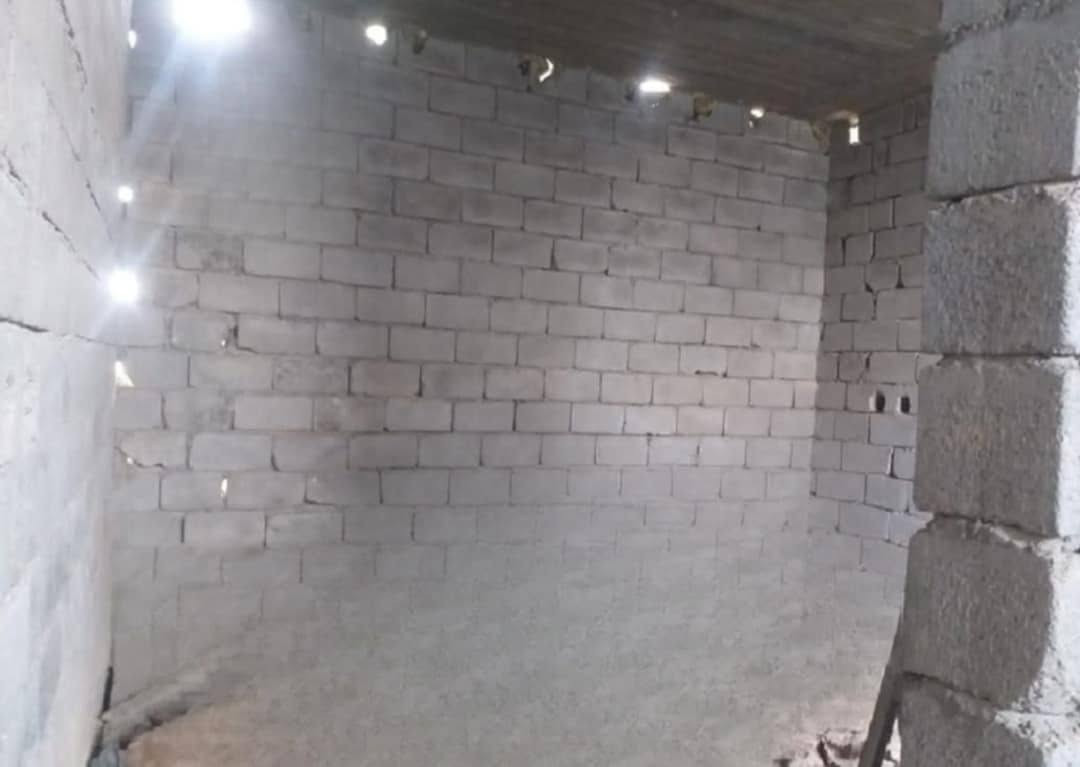هيكل للبيع المساحه ١٠٠ متر ٥×٢٠ طابو زراعي سند ٢٥ يحتوي على استقبال وصاله ومطبخ وغرفه نوم وصحيات
الموقع بهرز حي الشرطه قرب جامع الحبيب المصطفى للاستفسار ***********
هيكل للبيع المساحه ١٠٠ متر ٥×٢٠ طابو زراعي سند ٢٥ يحتوي على استقبال وصاله ومطبخ وغرفه نوم وصحيات
