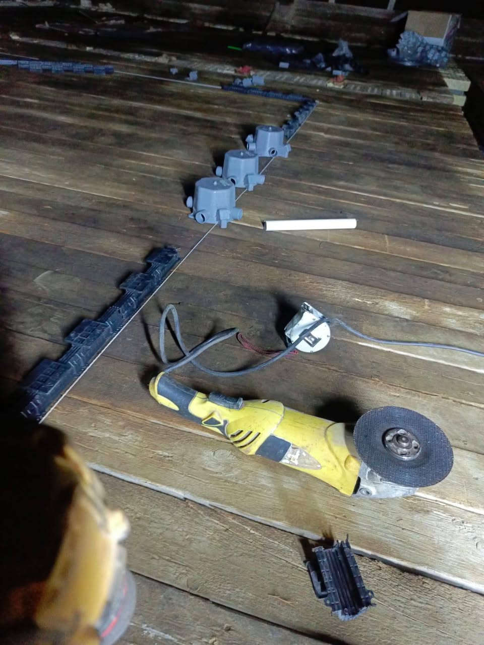 ⚡️ كهربائي⚡️
🔧 تأسيس كهرباء المنازل والمحلات
💡 تصليح الأعطال الكهربائية
🔌 تبديل وتنصيب الأسلاك والمفاتيح والقواطع
⚙️ تأسيس وتنصيب بوردات ATS
🛠️ فحص ومعالجة الأعطال باحترافية
📍 العمل داخل بغداد فقط
📞 للحجز والاستفسار:
***********
✨ شغل مرتب • دقة • التزام
📸 بعض من أعمالنا 👇
