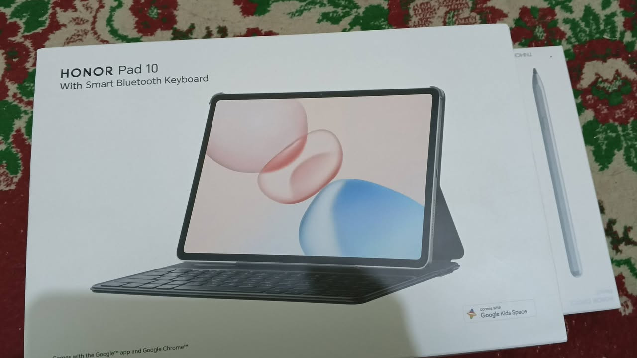 ‏🔥 HONOR Pad 10… للبيع كسر چيس استخدام ساعة وحده فقط
مع حافظه + كيبورد + قلم هدية

✨ أبرز المواصفات:
‏⚡ Snapdragon 7 Gen 3 لأداء سريع وسلس
🖥️ شاشة 12 إنش بدقة 2.5K وتردد 120Hz
💾 ذاكرة 8GB RAM + 256GB تخزين
🔋 بطارية 10,100mAh مع شحن سريع 35W
📸 كاميرا أمامية وخلفية بدقة 8MP

السعر ٥٠٠ وبي مجال المكان سوق الشيوخ
واتساب ***********
