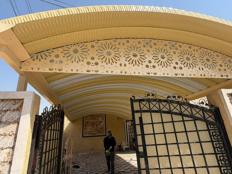 جانب من عملنا في الزعفرانيه وتم انجاز السقيفه ونشكر كادر شركه الفرات ومن ألله التوفيق سعر المتر(23)
***********
***********

