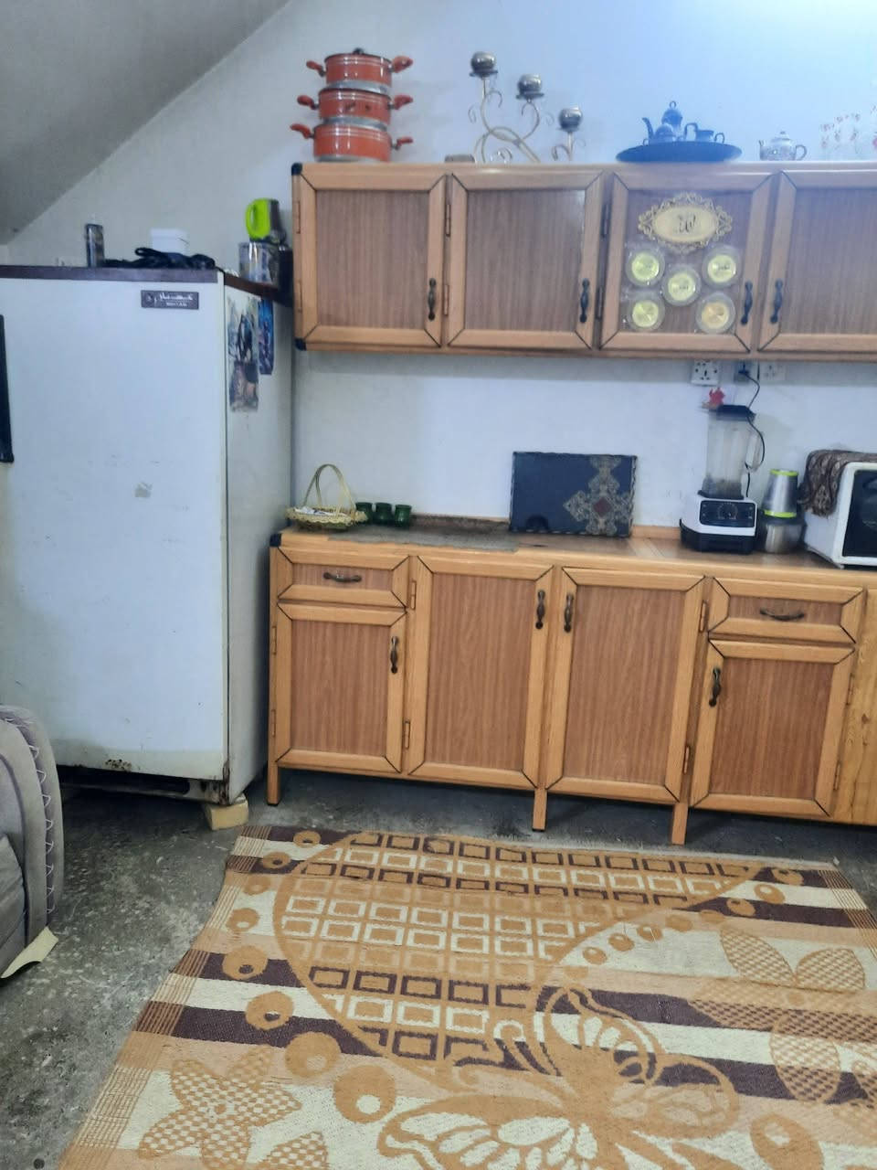 دار للبيع
طابق واحد 
المساحة ١٠٠ م
شارع العاشر على اليسار بيت بنية
للاستفسار الاتصال 
***********
***********
