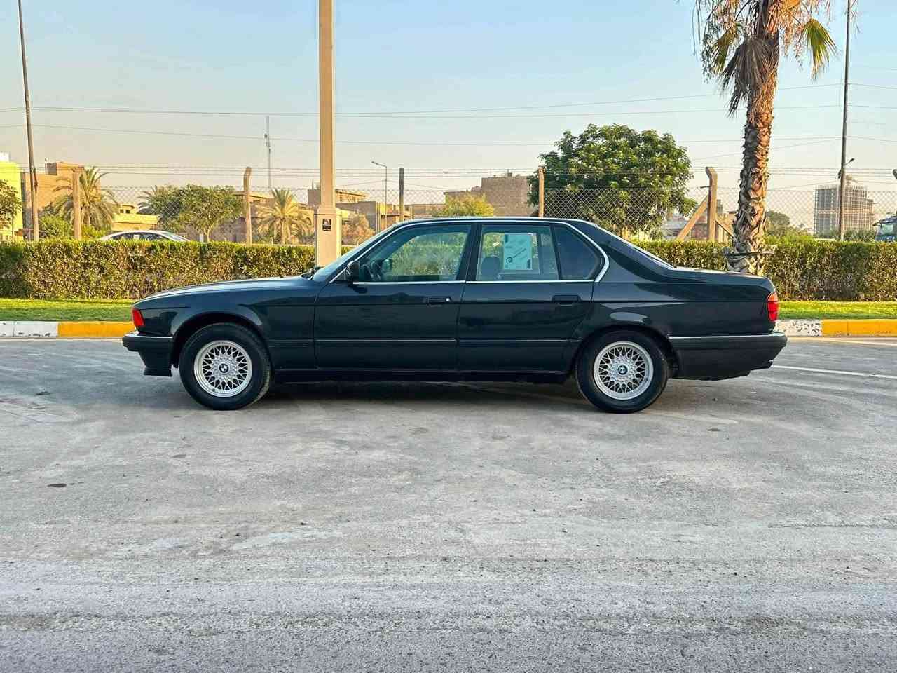 للبيع BMW 1990 محرك كير صدر جدد تبريد ثلج محرك 30 سته سلندر فول مواصفات بسمي سياره مكاني بغداد البياع *********** 
السعر 55
