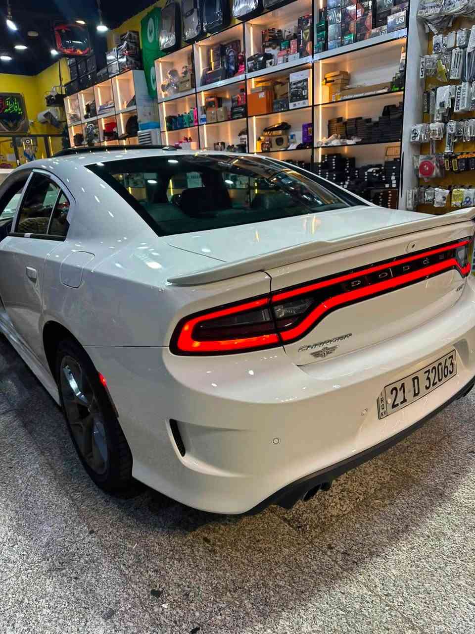 سلام عليكم دوج جارجر خليجي وكالة هارلم كفالة من كلشي محرك 6 سلندر 3600 مواصفات جيتي فول 1/1 كشنات جلد لون احمر واسود فتحة ويل كروم نقط عمياء تحديد مسار رادارات جانبي وخالفي بعض المواصفات المعروفة مال وكالة هارلم مديل 2021 رقم سليمانية تريد تحويل انا حاظر سنوية وهزه جديده مكان سيارة بصرة رقم نقال *********** سعر اتصل تدلل
