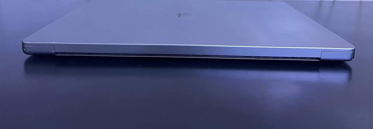 MacBook Pro 2021 M1 Pro 16” 

Ram 16 | SSD 500 

Battery 86 - Cycle 472

 البقع تظهر باللون الاسود داخل الخلفية البيضاء فقط وغير مؤثرة على الدقه و ماراح تسبب مشكلة مستقبلًا 

Price : 1,050,000

***********

