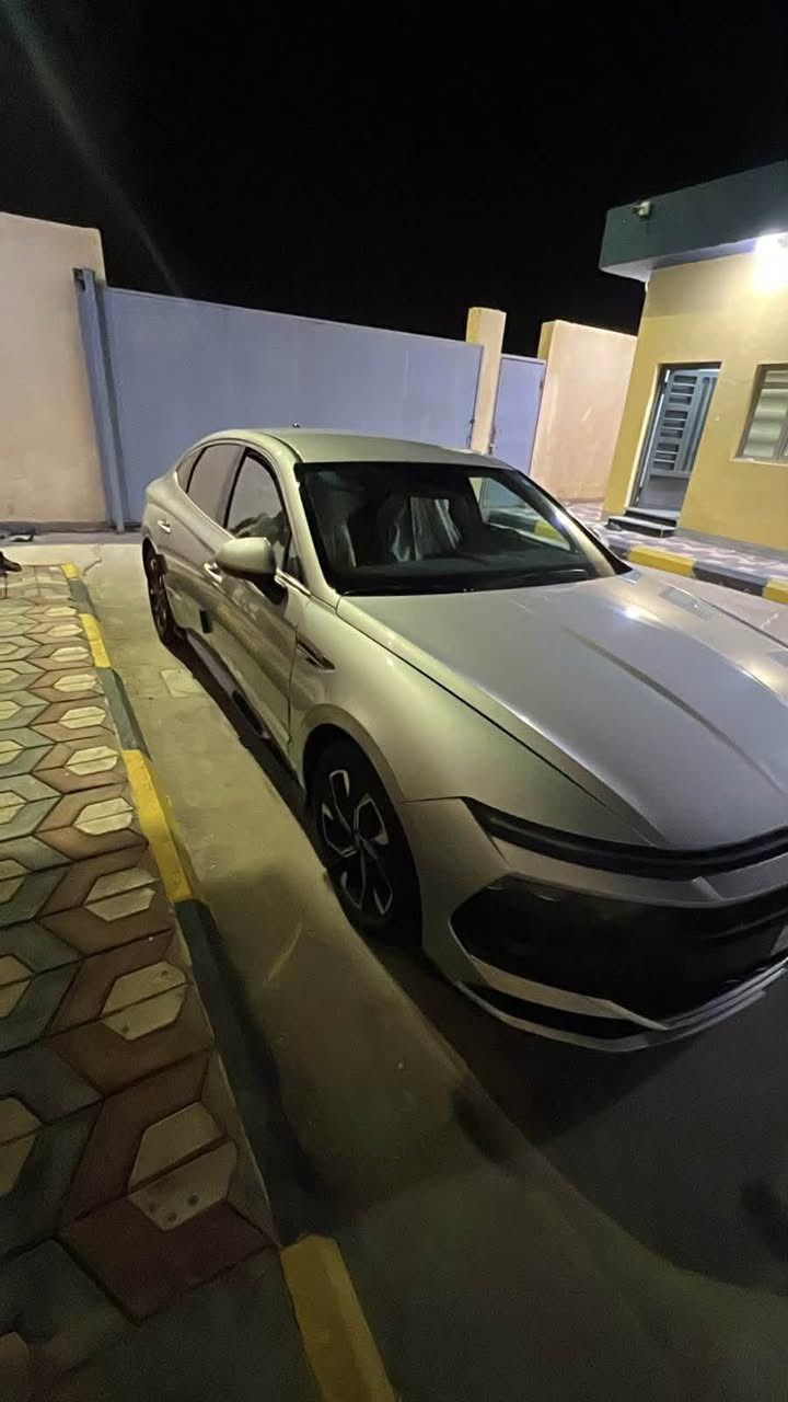 سلام عليكم سوناته 2025  رقمه بصره وكاله عامه تاخذ ماشيه5000 فقط محرك 2:500 تنفس طبيعي بانزين سياره فول مواصفات ماعده التنته ضربته حافه بنيد  راجعه  بارد بدون صبغ بدون ايرباك  باقي كفاله  مكاني البصره كرمه علي ابو صخير رقمي  ***********
