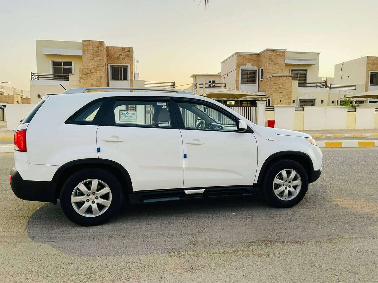 السلام عليكم 
سورنتو خليجي موديل ١١
رقم سليمانيه دولي
السياره بيها باب واحد فقط كلير 
والباقي مكفوله من الصبغ 
شرط محرك وكير ممفتوح 
سبعه راكب السياره 
السعر 129وبيها مجال بسيط 
مكان السياره تكريت 
***********
