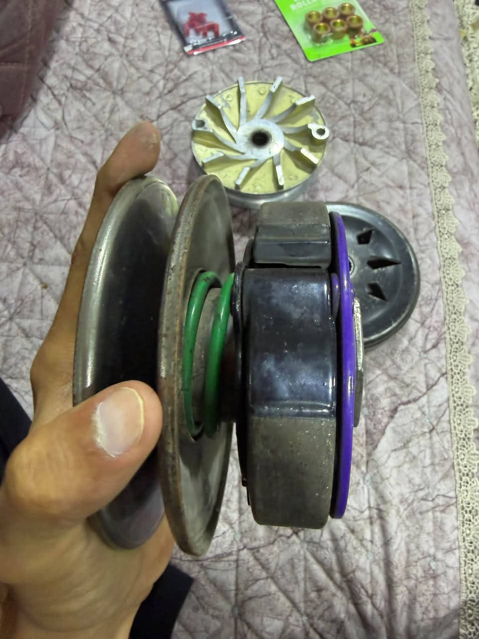 كلاجات رياضي اصلي مو تجاري سبرنكه 1300 بنز رياضي شركه كوسو مال تفصيخ اصلي وكلج امامي رياضي اصلي مو تجاري طاسه كلج خلي رياضي اصليه مع قايش اصلي كوسو هم وخرز اصليه بين قوسين كلهن كوسو سعرهن 100 الف قفل لحد يجيني يكلي بيهن مجال قفل الي ريدهن خاص رقمي *********** بي واتساب  مال 140 عام يرهمن سكنس وشكو دراجه 140
