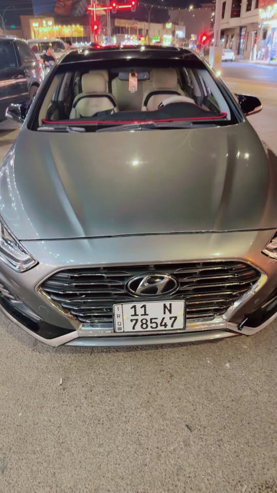 السلام عليكم 
سوناتا وارد أمريكي موديل ٢٠١٨ محرك 2400السيارة فول مواصفات لميتيد ضررهة جاملغ عكس السايق وبنيد صبغ بدون دواخل وجاملغ الأمامي مال السايق بارد السعر ١٢٥ وبيهة مجال للاستفسار الاتصال على الرقم *********** ترهم مراوس هم مكان السيارة الرمادي
