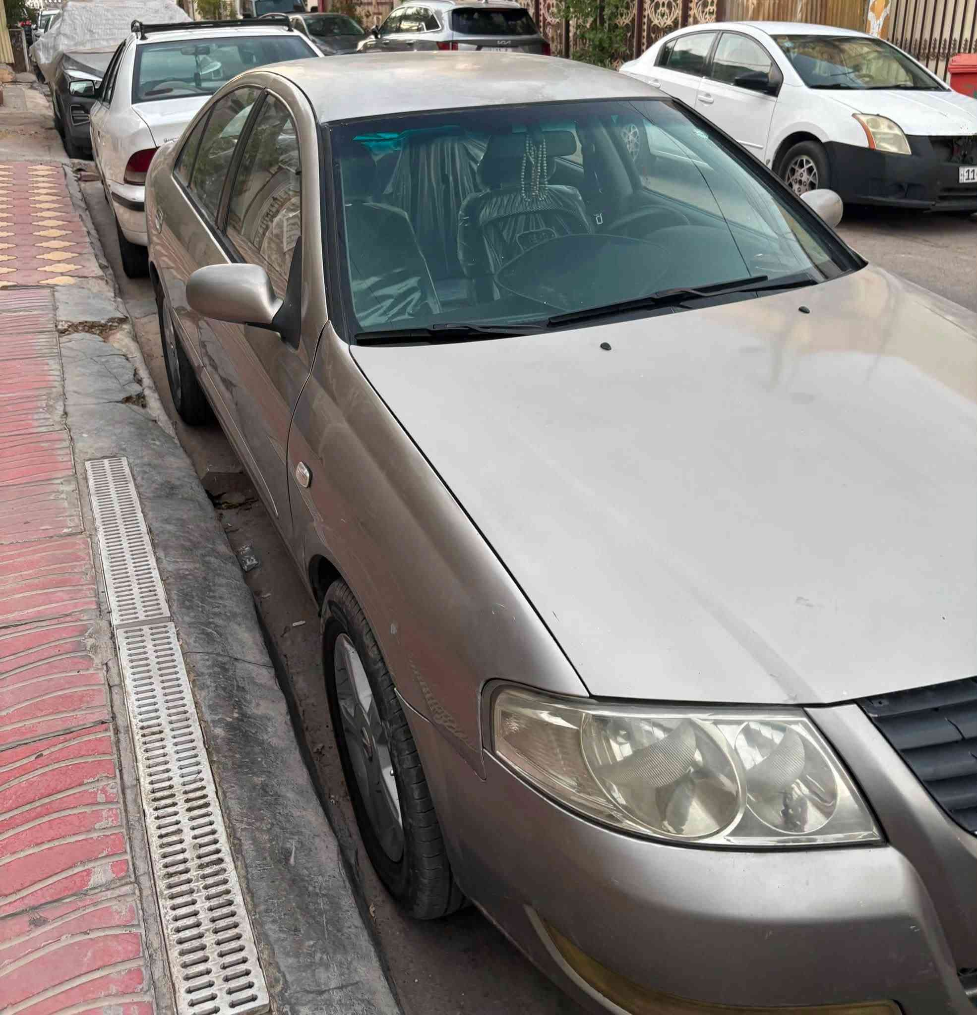 السلام عليكم
نيسان سني ٢٠١١ وارد كوري مواصفات خاصة 

رقم سليمانية الجديد بأسمي 
السيارة استخدام شخصي  ماشية ٢٠٦ الف 
مواصفات السيارة 
تحكم ستيرن كامل ، ٤ جام كهرباء ، مرّي كهرباء ،ABS ، تراكشن كونترول ،سنتر مود ال snow ( ثلوج) ، سنتر لوك بلادي ، سويجات ٢بيها بلادي من الشركة، ٥ ويل بلادي مو ويل كب يعني حتى سبيرها ويل تيارات قبل فتره مبدلهن ٥
نظيفة على ايدي وما متعوبه تراي وين ما يعجبك اي نقص مابيها شغل واطلع 
السيارة مبدل بنيد وبارد على كد شبر بالجاملغ الأيمن والجاملغ وونص الباب الخلفي مرشوش كلير وواكع اثر جراد بدون حادث
السيارة نظيفة بمعنى سونرها موجود 

سعر 100 وبي مجال 
مكانها بغداد الحرية 
***********
