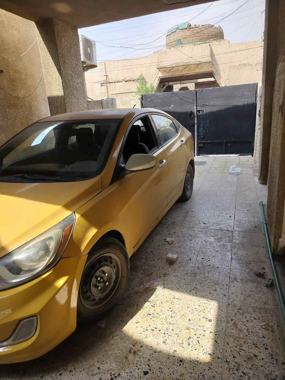 السلام عليكم اكسنت للبيع او مراوس وارد امريكي تكسي موديل 13 محرك 1600جي دي اي للاستفسار الاتصال ***********وتساب
