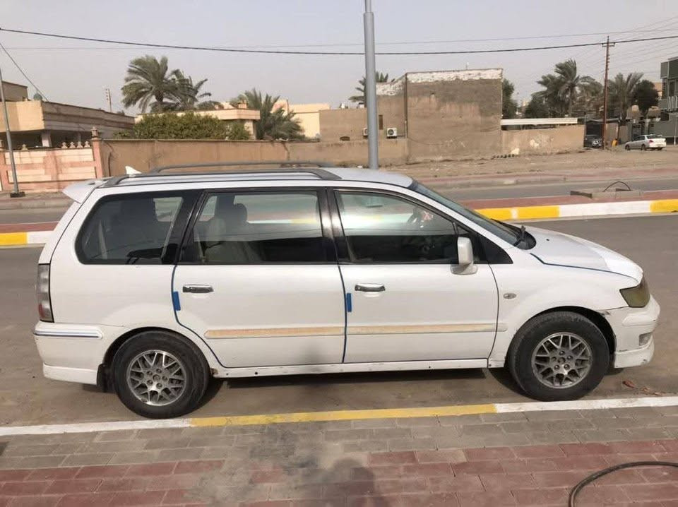 شاريوت موديل 2009 سعرها 55 وبيها مجال مكانها الرمادي رقم انبار تحويل ثاني يوم كير ومحرك كامري ***********
