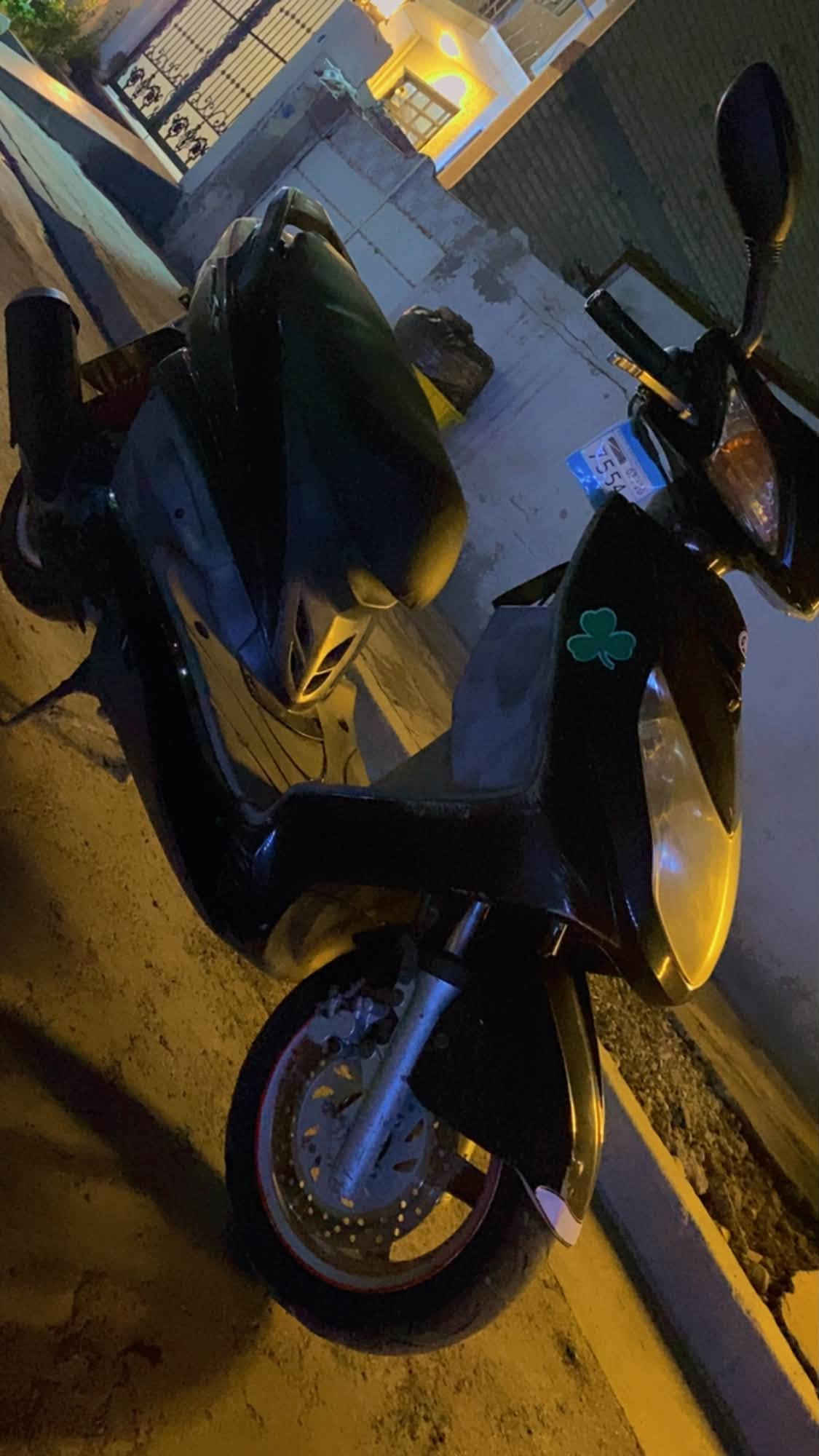 السلام عليكم :
سكنس فحل ياباني خطين قبغ نفخ نوزل
95/100 نضافتها كفالة عامة كشر ومكينة
بلاديات ممفتوحة نهائياً مكينة خرسة ناعمة دراجة بحالة الوكالة لانضوح لاتبخير لاتنقيص
 وشرط تجيب وياك
فيتر وتجي تفحص اوراق كاملة اصولية
الدراجة بشهر ثاني ماخذها رمبة

السعر مليون و 250 الف
مكاني شارع فلسطين
هذا رقمي ***********
