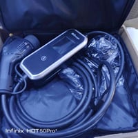 شاحنه بدون ايرث ما مستعمله  السعر 150  اني ماخذه 200 بس بعت السياره  0...