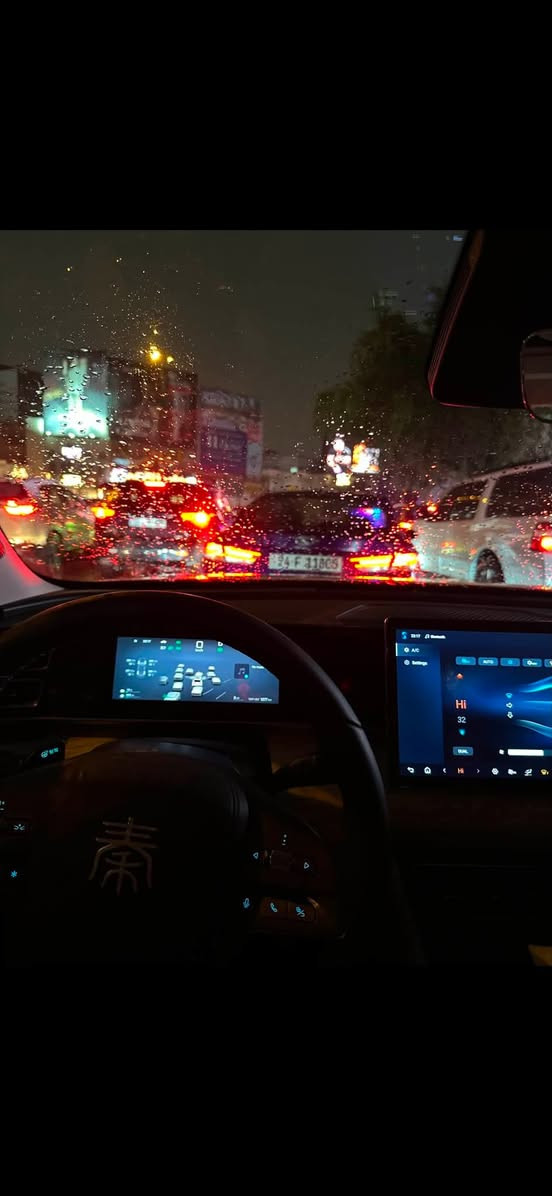 �✨ للبيع BYD QIN L – كوين L موديل 2025 ✨🚘
⭐️⭐️⭐️⭐️⭐️

🔹 الموديل: 2025
🔹 اللون: أبيض 🤍
🔹 النظام: DM-i  بلكن هايبرد (بنزين + كهرباء) ⚡️⛽️
🔹 اقتصادية جداً باستهلاك الوقود
🔹 قيادة هادئة ومريحة
🔹 شاشة وسطية كبيرة
🔹 عدادات وشاشة رقمية للسائق
🔹 مقود مالتي فنكشن
🔹 أنظمة مساعدة وقيادة ذكية
🔹 حساسات للركن
🔹 كاميرات ومزايا أمان متعددة
🔹 تكييف إلكتروني ❄️
🔹 تشغيل ودخول ذكي 🔑
🔹 إنارة LED أمامية وخلفية
🔹 إضاءة خلفية كاملة بتصميم مميز 🔥
🔹 صالون واسع ومريح
🔹 سيارة عائلية، اقتصادية وفخمة بالاستخدام اليومي
ملاحظة :- السيارة بيهة شخوط بسيطة  تكحيل وبولش 

💎 السيارة نظيفة ومحافظة، والصور تتكلم عن حالتها.

💰 السعر: 26,000,000 دينار عراقي — وبي مجال للجاد

📍 بغداد
📞 رقم الهاتف:***********

⭐️ المعاينة خير برهان، والجاد يتفضل
