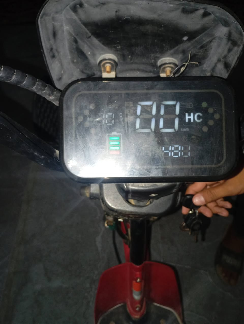 بايسكل شحن للبيع أربع بطاريات كبارG11 BiaL motor السعر 200وبي مجال ***********

