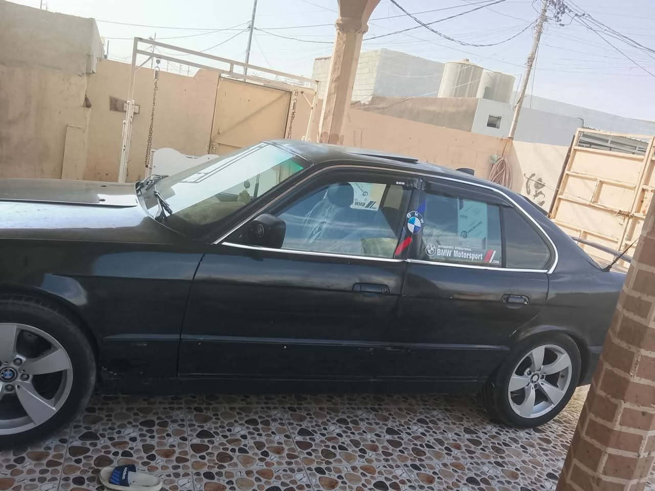سياره BMW موديل 91 رقم كركوك بأسمي  مشروع وطني لحد 28 دفتر بانزين بيها  كير عادي محرك كبس شرط تبريد ثلج سعر 35 بيها مجال الاتصال ***********
