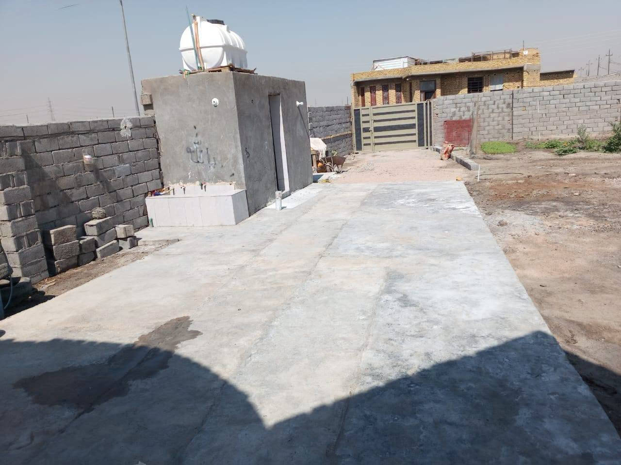 بيت للبيع زراعي مساحه 750متر حي جوادين نزله ثانيه شارع رئيسي 
بيت بتلو صب بناء طابوك سقف كونكريت مسلح 
يحتوي على 3 غرف نوم واحده 7في4
صاله 4في 8 مع كردول كبير 
مع مطبخ 8في 4حار وبارد يوانية 12 في 4 صحيات داخلية وخارجية 
وكل غرفه لها صحيات داخلية 
مجهز أحسن كرانيت والسيراميك 
يصلح عائلة كبيره 
سعر نهائي 120
***********
