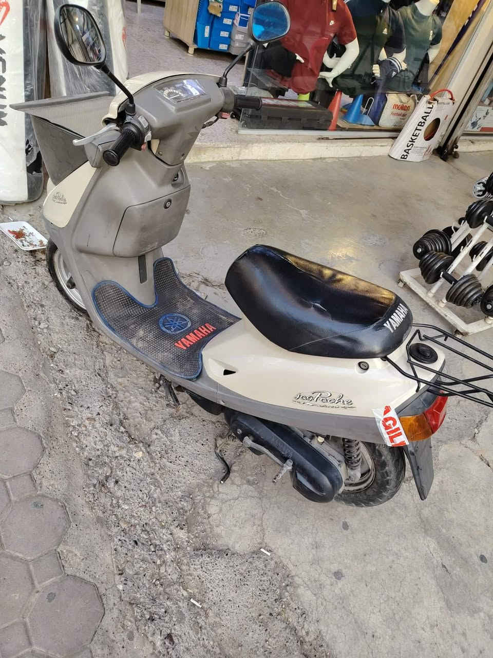 للبيع 450كل عيب مابيها اتصال ***********وبيها مجال
