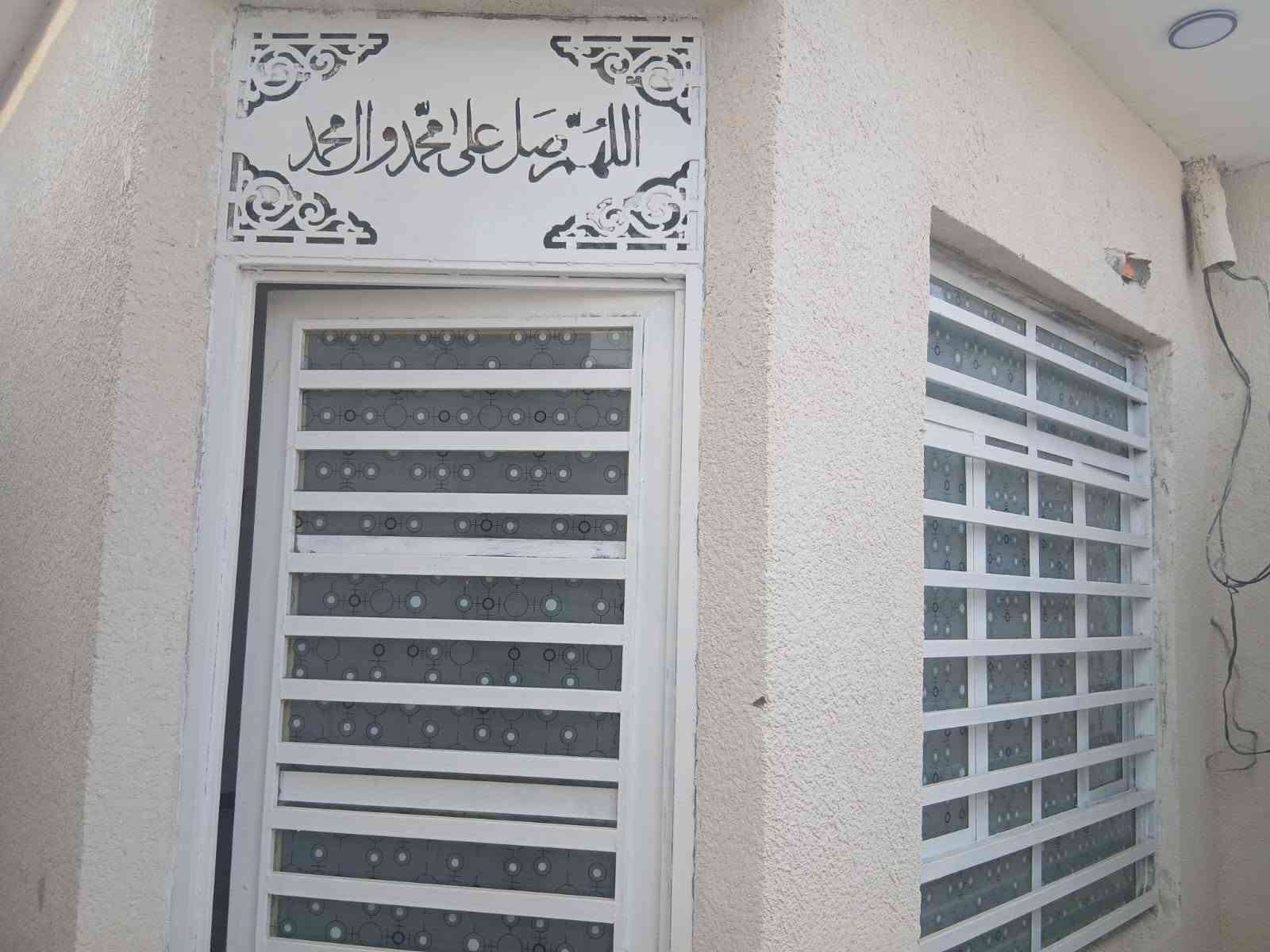 بيت للبيع • ١٠٠م • حي الغدير