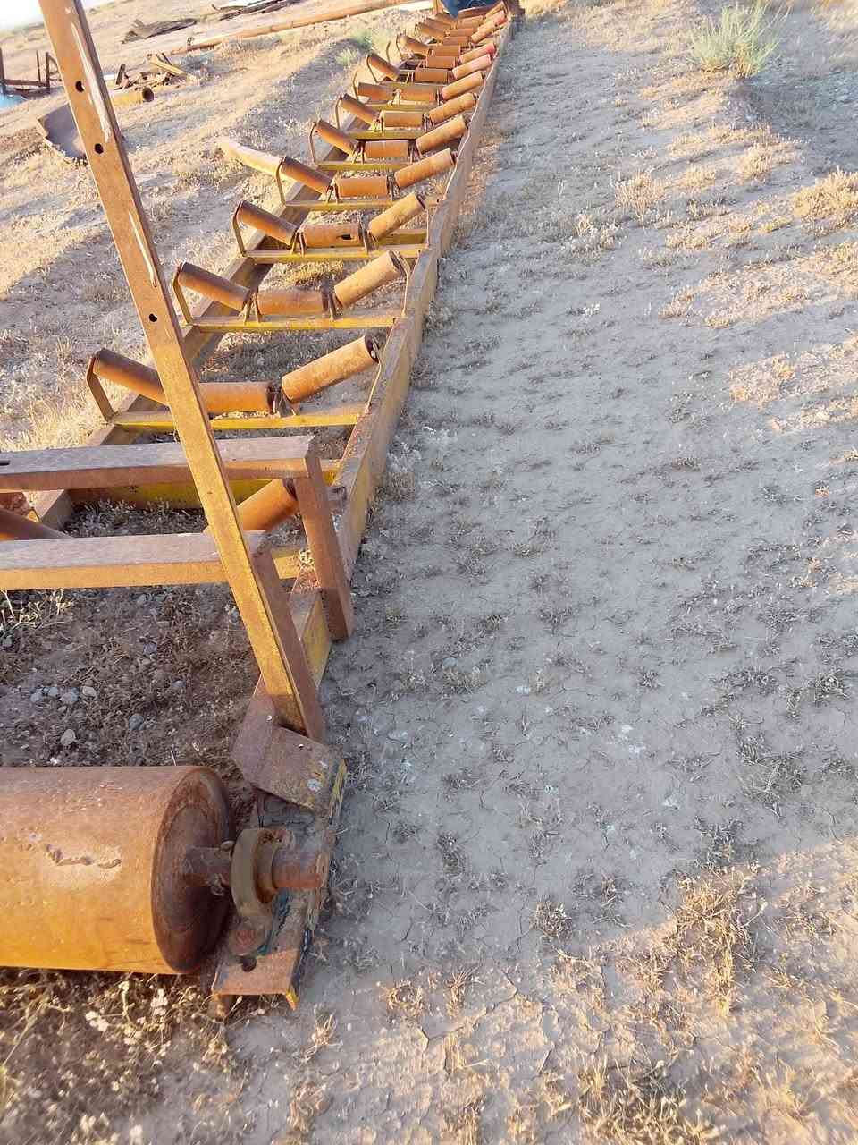 قوايش عدد 4للبيع طول ١٤متر عرض 80 نضيفات ***********
