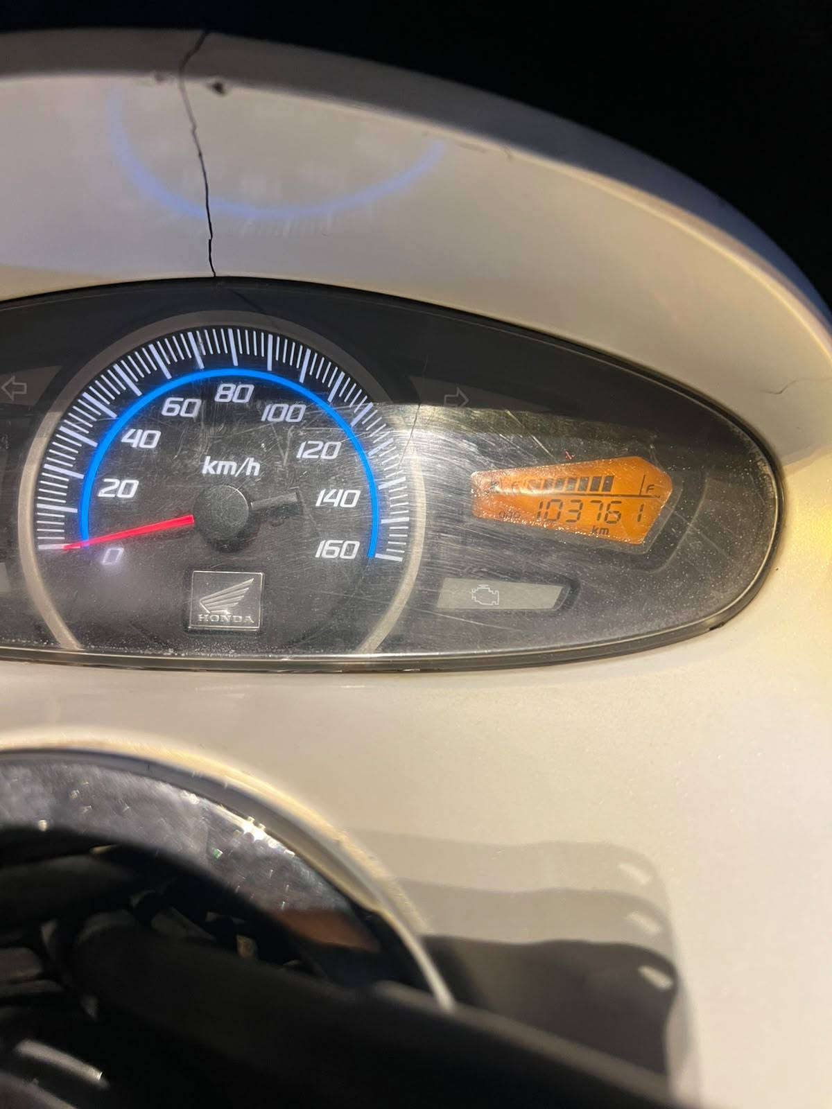 سلام عليكم pcx جيل أول ياباني دراجه خير من الله (مكينه مكفوله بل جيس برغي ممفتوح بيهه) كهربائيات كلهه شغاله نقص الدراجه 1- جاملغ امامي 2- ستاند تعليك فقط وبيهه لواحض بل كفر مكاني بغداد شعب السعر (950) وبيهه مجال *********** تحياتي للجميع 🥰
