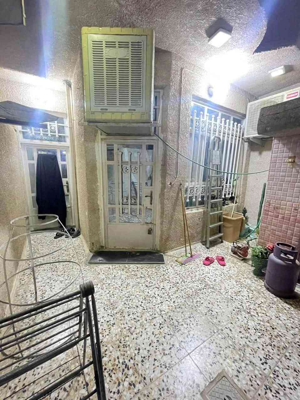 بيت 100 متر للأيجار نظيف جداً في منطقة بوب الشام بستان بشار شارع بيت وهيب للأستفسار الاتصال على الرقم (***********)
