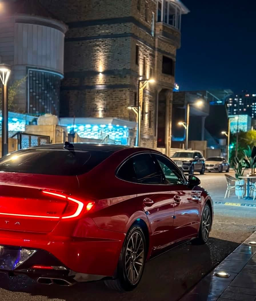 هونداي سوناتا 2021 فولل
وارد امريكي حادثه فقط جاملغ مرجعينه 
وبنيد امبدل 
فولل السيارة 
بلوراما
بصمة 
تشغيل عن بعد 
كرسي كهرباء 
شاشة حجم كبير كار ابلاي 
حجم المحرك 1600 تيربو 
وبقيه الموصفات المعروفة 
مكينة كايمه 
العوان: البصرة لقبلة حي الجامعة 
الهاتف: ***********
