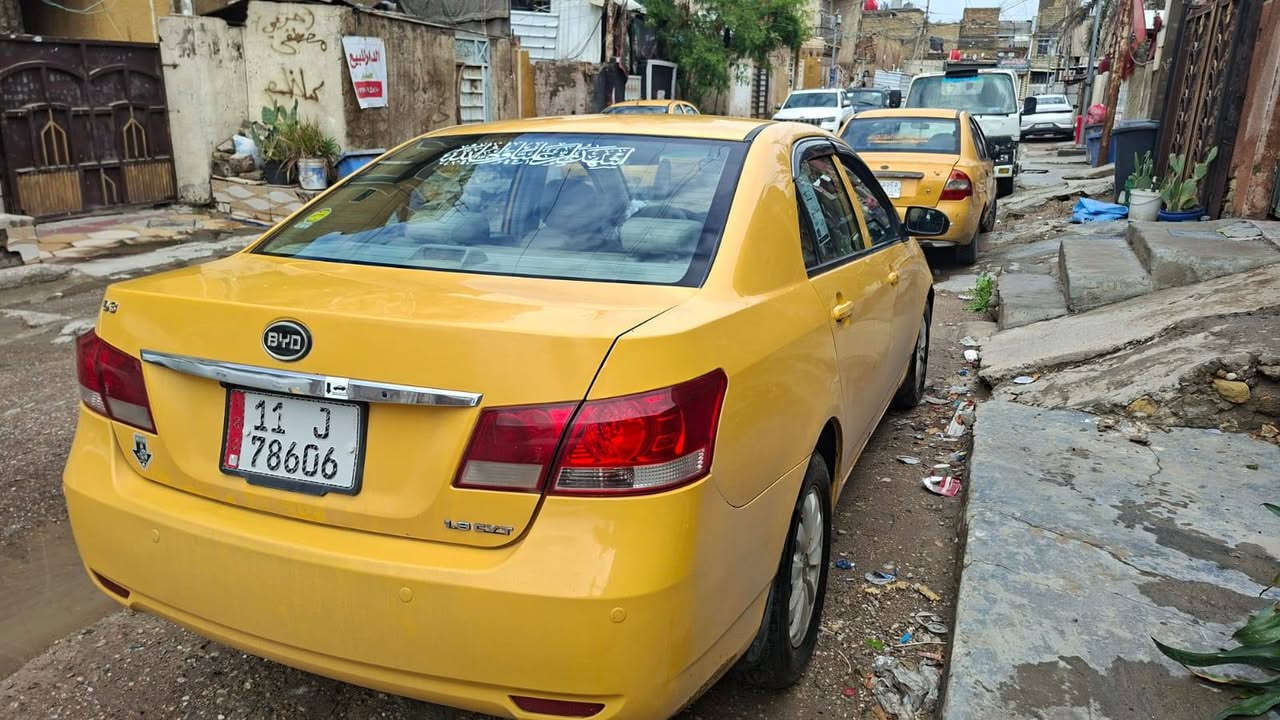 BYD G3
موديل ١٦ 
فتحة وبصمة تشغيل وبصمة ابواب 
شاشة وكامرة 
كير اوتو بلاد 
تبريد شغال 
دوشمة جلد ارضية جلد 
سيارة جاهزة من كلشي
السعر ٥٨ وبي مجال بسيط 
مكان السيارة بغداد الشعب 
*********** واتساب فقط

