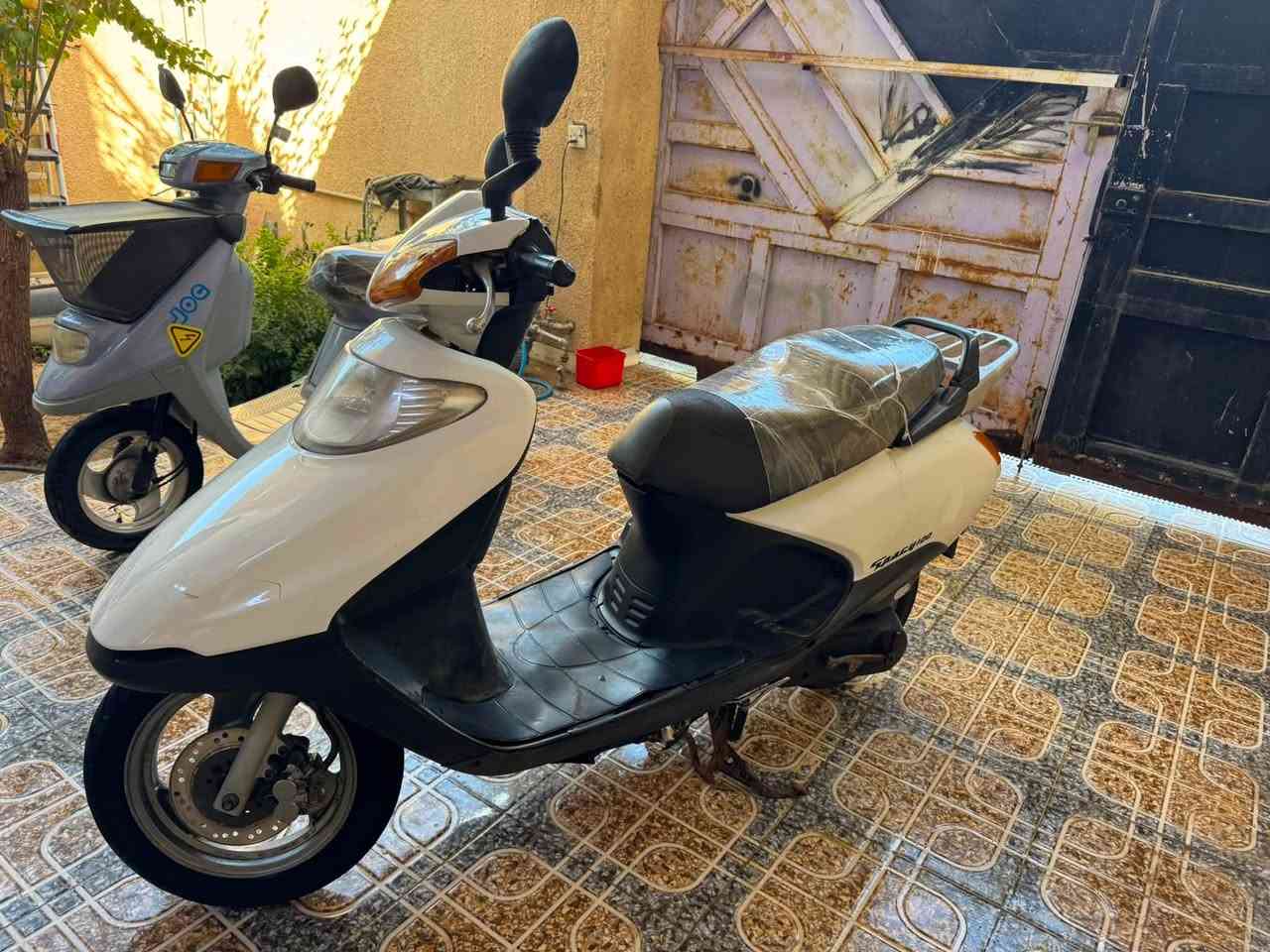 دراجة سبيسي ياباني للبيع كاملة مكملة مابيهة اي نقص بيع او مراوس
***********
