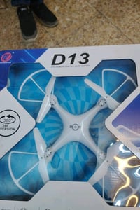 درون) رباعية المراوح تُعرف باسم D13 Quadrotor 2.4G R/C المزودة بخاصية ...