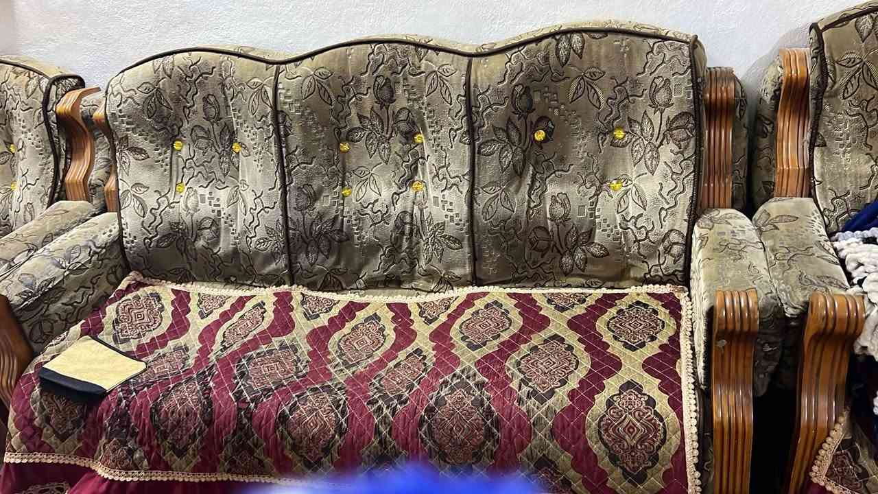 تخم • ١٠مقاعد • شارع المصرف